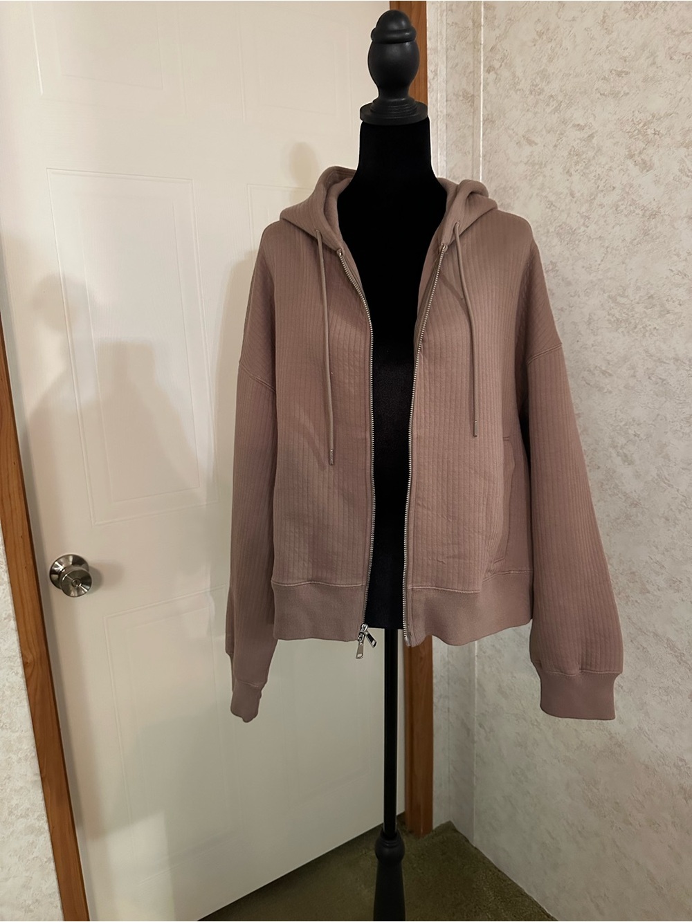 YBP Abercrombie Women’s Hoodie XL New with Tags Zip Up Hoodie Athleisure